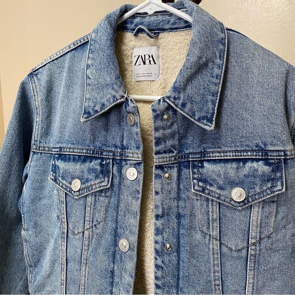 Like new- Zara Denim Jacket with Sherpa lining | Women’s L - Picture 5 of 6